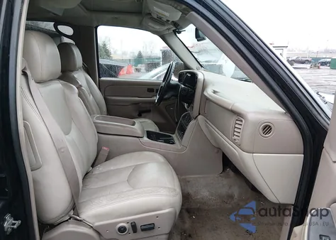 2005 Chevrolet Suburban 1500 Z71 from USA, damaged, VIN 3GNFK16Z85G275092